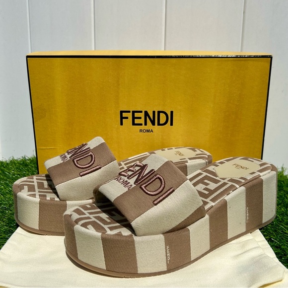 FENDI SUNSHINE EMBROIDERED LOGO PLATFORM SLIDE SANDAL NEUTRAL BEIGE SZ 38.5 NEW! - Picture 8 of 16